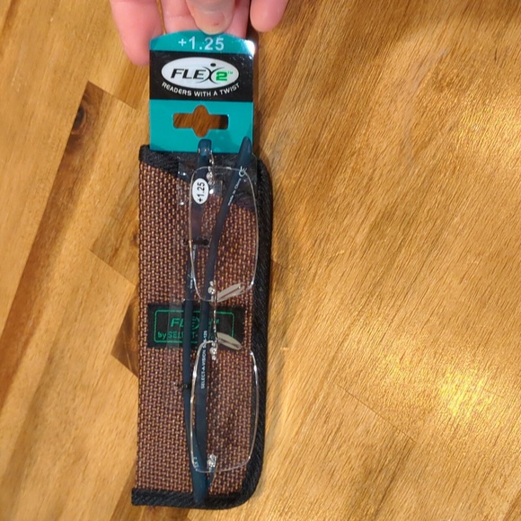 NWT Flex2 readers with a twist - Picture 2 of 4